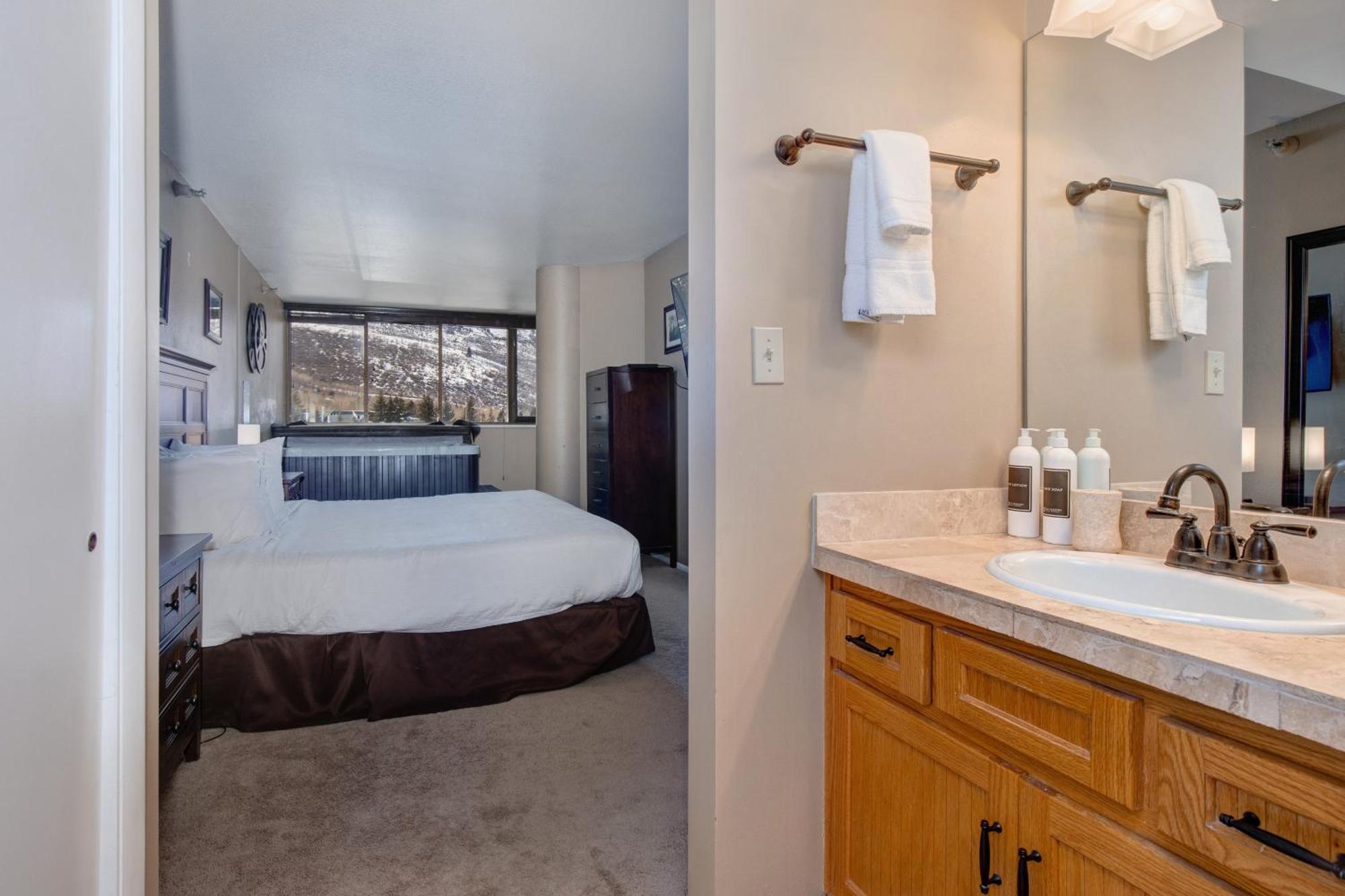 Silver King & Prime Park City Condo Room photo