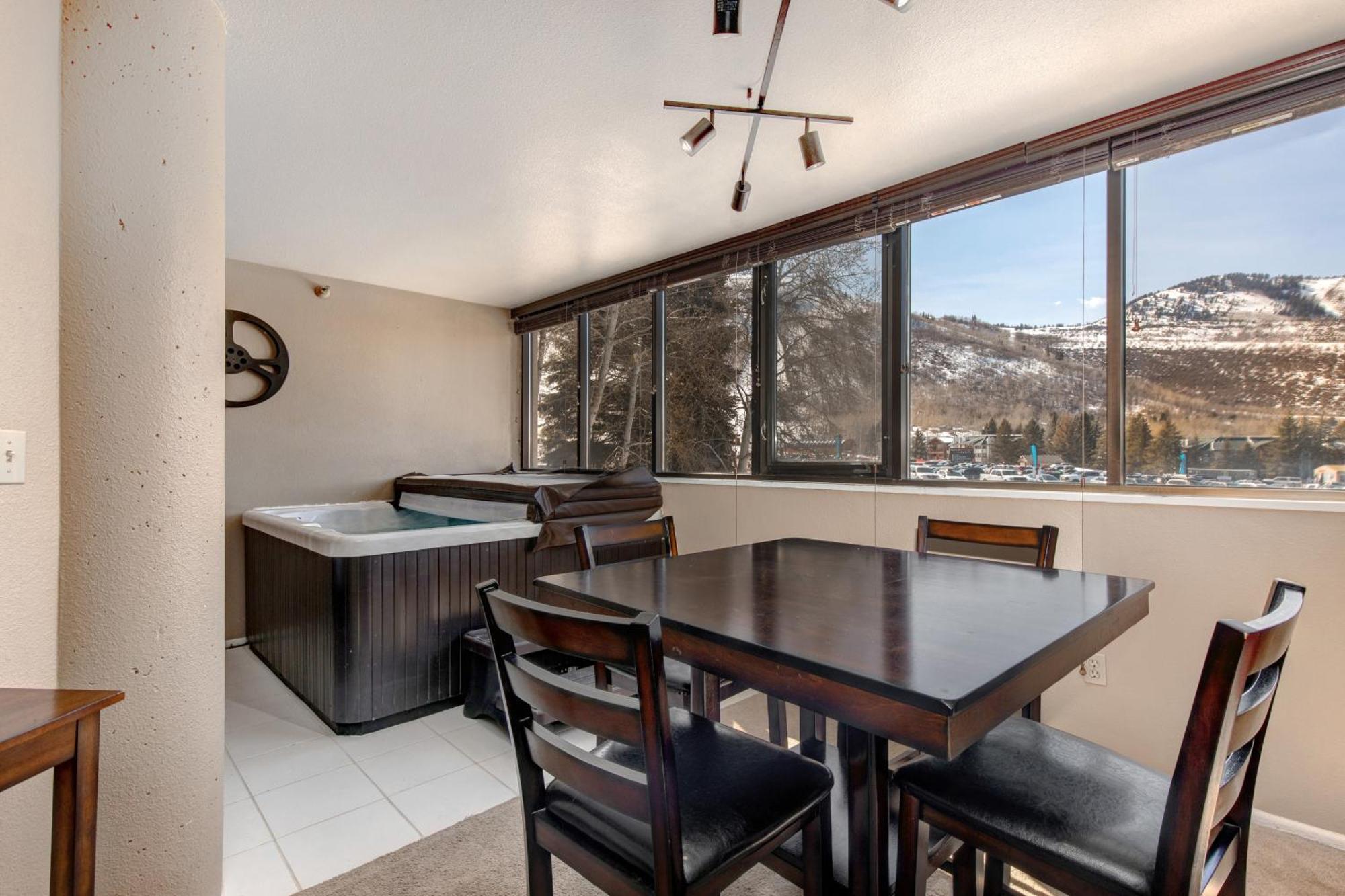 Silver King & Prime Park City Condo Room photo